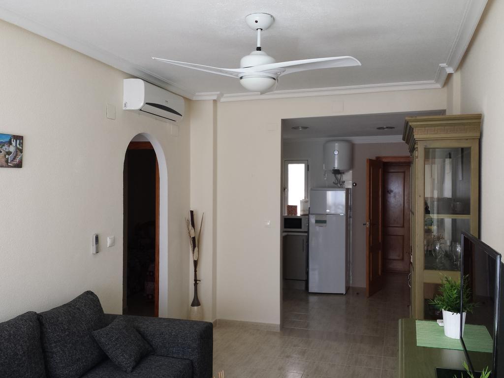 Apartamento Mariposa Daire Torrevieja Oda fotoğraf